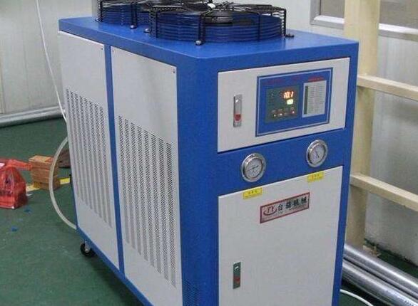 工業冷水機第一次使用需要注意什么